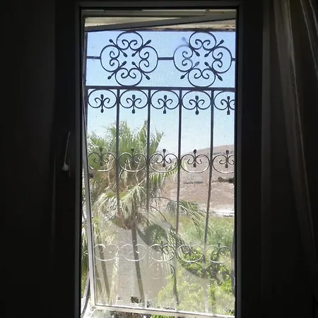 House With Garden In فندق *